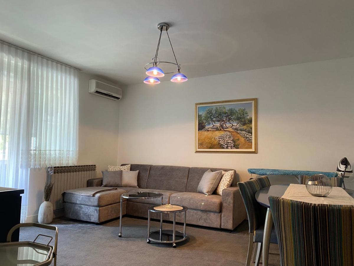 Apartman Njivice Luaran gambar